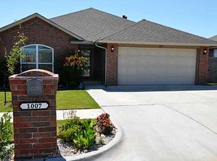 1007 Cimarron Creek Dr, Yukon, OK 73099