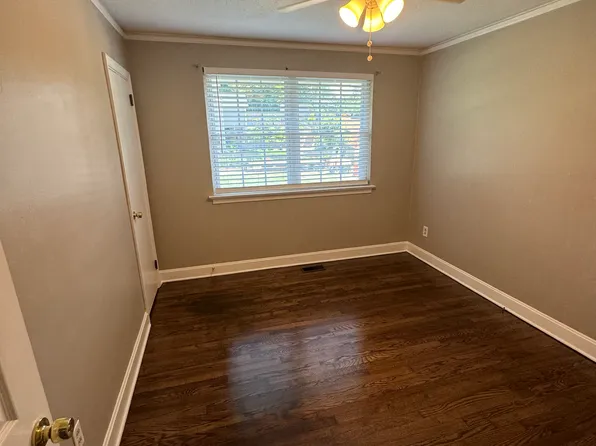 4 McNeil Ct, Greenville, SC 29609