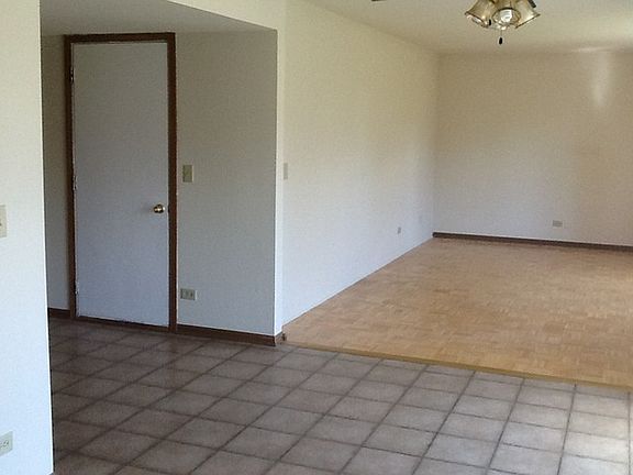 3rd image of 221 Churchill Ct