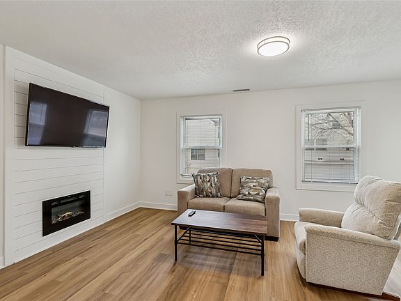 3rd image of 5247 Dakota Dr