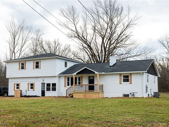 3rd image of 12966 Edison St NE