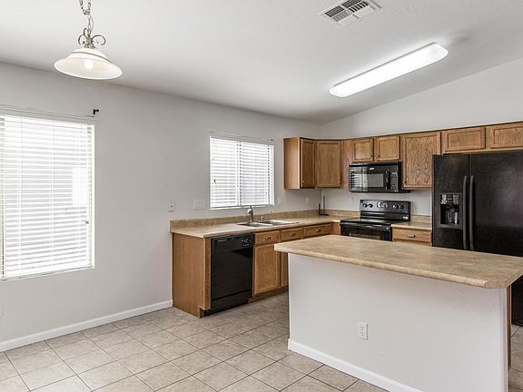 5th image of 2108 N Santiana Pl