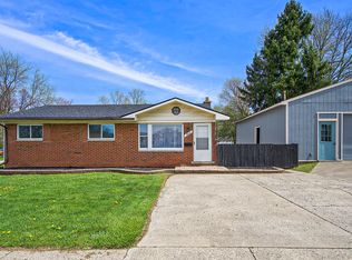 962 N Ann Arbor St, Saline, MI 48176
