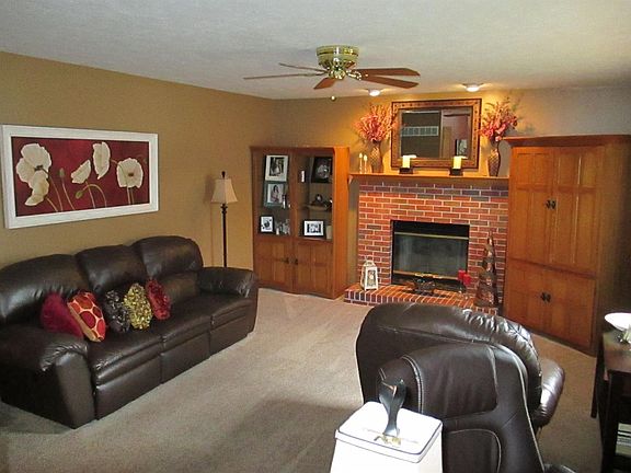 2nd image of 3030 Alamosa Dr