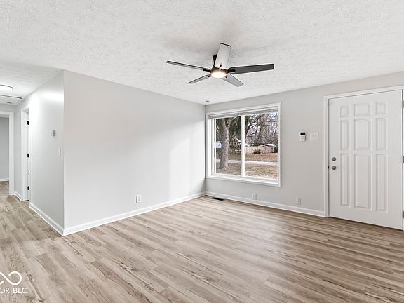 3rd image of 5216 Sunny Meade Ln