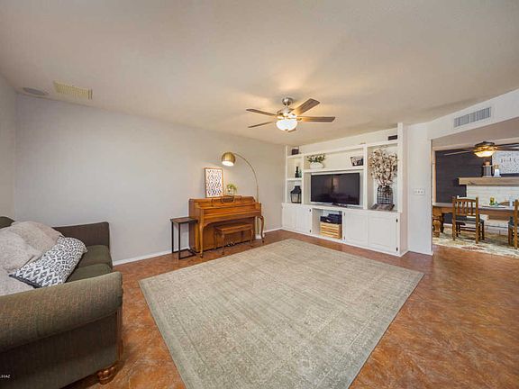4th image of 3953 W Orangewood Dr