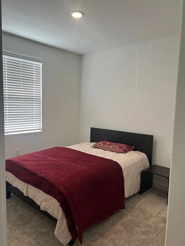 3 bed, 2.0 bath, 1567 sqft, $2,050 — Photo 4