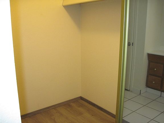 4th image of 426 S Bowie Ave #A