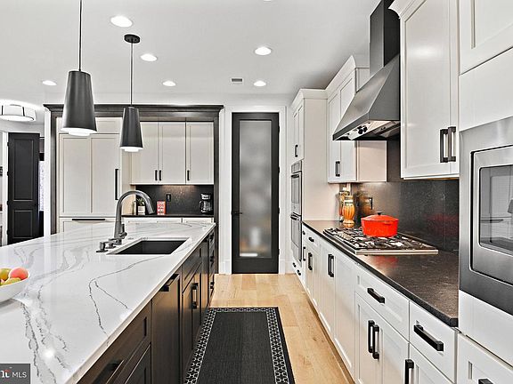 5th image of 20437 Savin Hill Dr