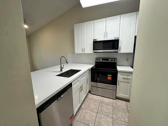 4th image of 938 Coral Club Drive #938