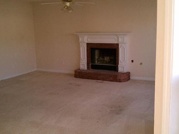 5th image of 4270 Hillsborough Dr