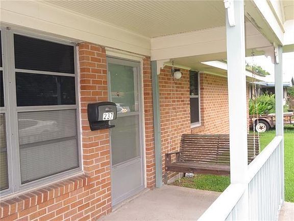 2nd image of 237 Roselyn Park Pl