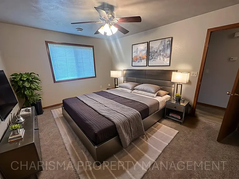 DBK Brandon Townhomes — Photo 27