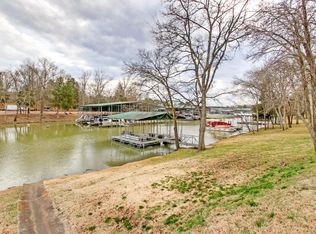 958 Aqua Dr, Gallatin, TN 37066
