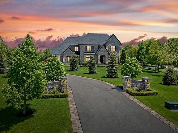 3rd image of 50 Autumn Cir