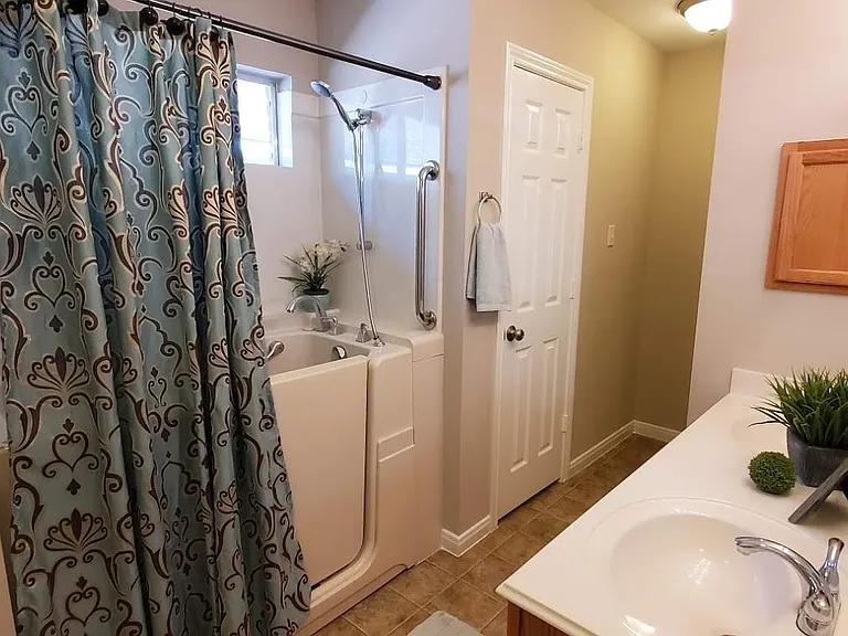 1207 Toby Ln — Photo 11