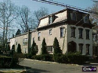 44 Park St, Bordentown, NJ 08505