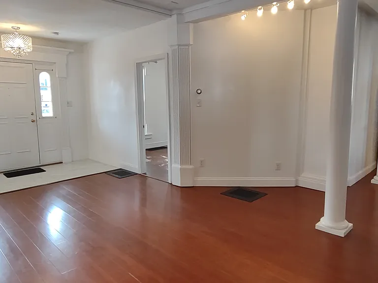 21 Ash St #1 — Photo 18