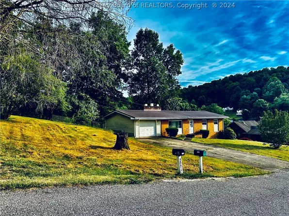 7002 Walnut Dr, Charleston, WV 25320