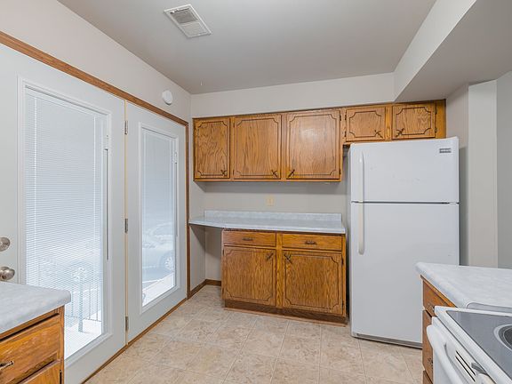 5th image of N8095 Lakeshore Dr #2