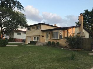 91 Lance Dr, Des Plaines, IL 60016