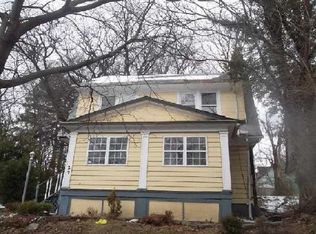 27 Pine Grove Ter, Newark, NJ 07106