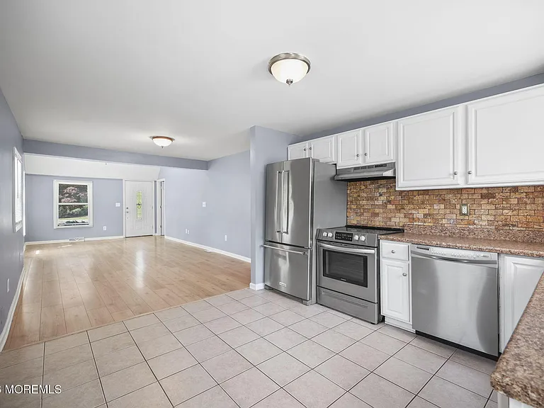 804 Nutswamp Rd #RED — Photo 11