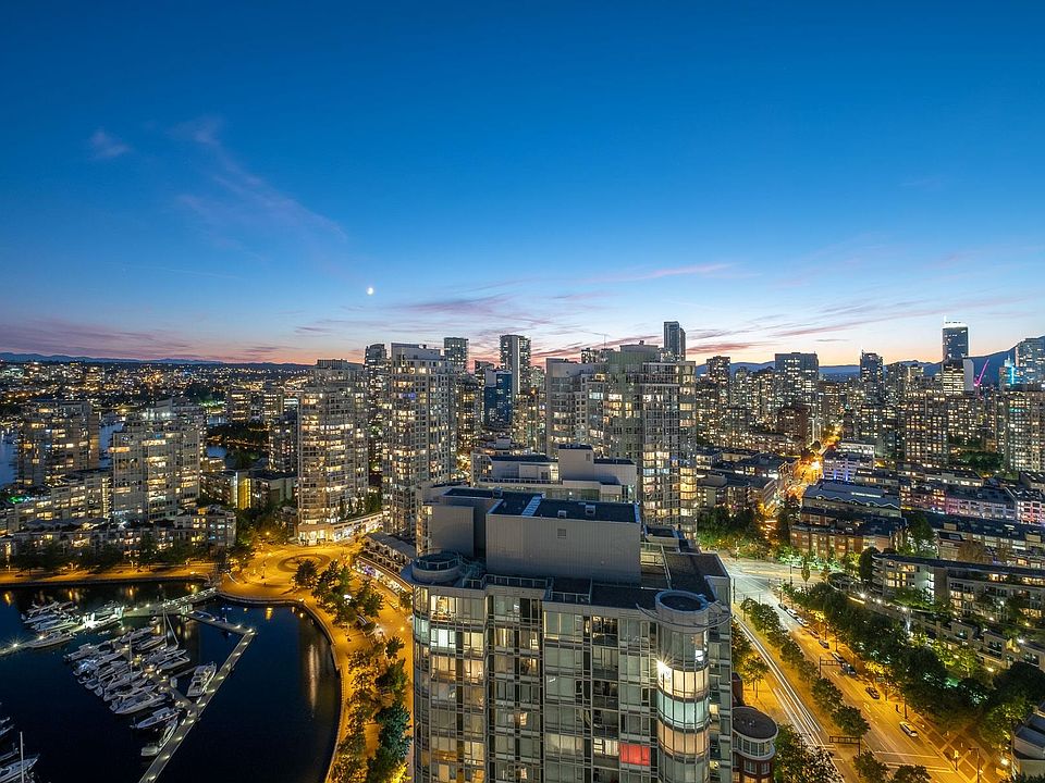 1st image of 1033 Marinaside Cres #3808