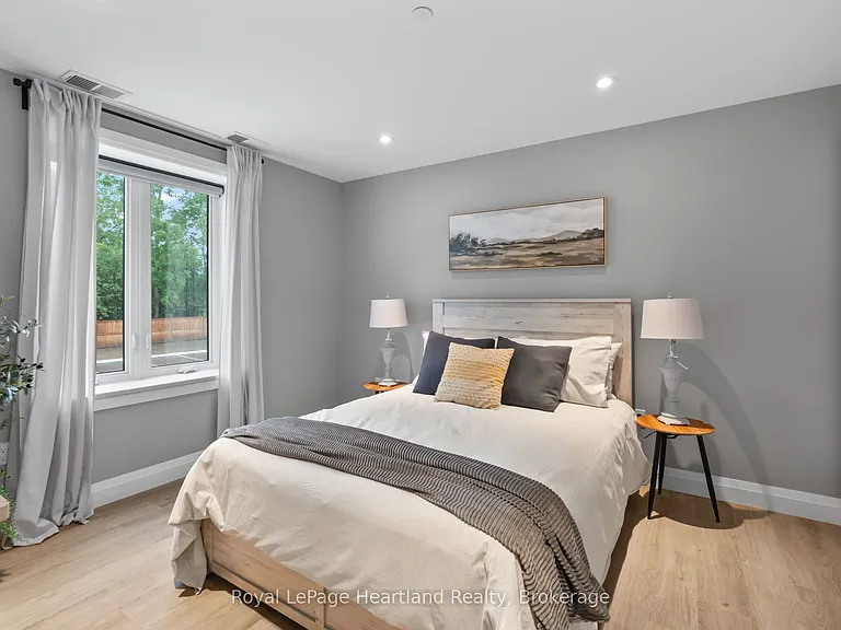 187 Victoria St W #214 — Photo 11
