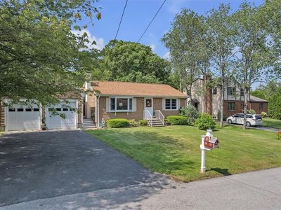 72 Saxony Ave, Tiverton, RI, 02878