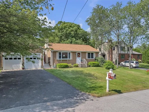 72 Saxony Ave, Tiverton, RI 02878