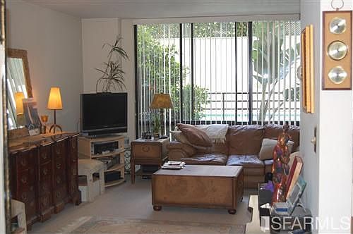 4th image of 900 Bush St APT 212