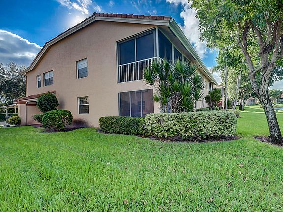 4th image of 9625 Shadybrook Dr APT 202