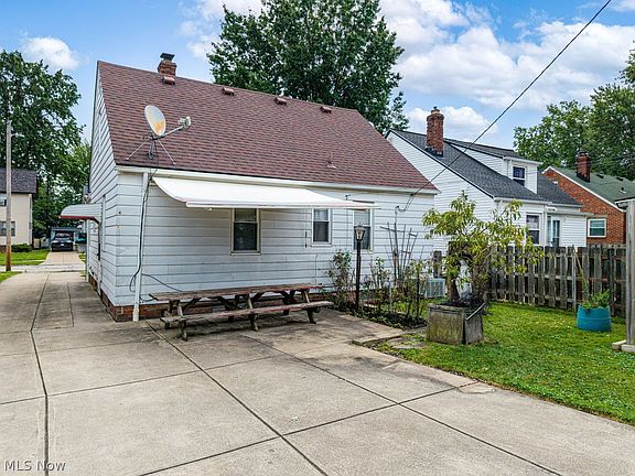 3rd image of 4330 W 138th St