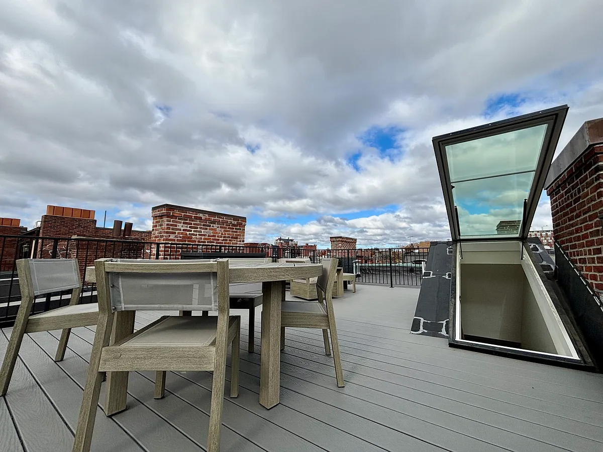 Building Photo - 246 Newbury St #PENTHOUSE