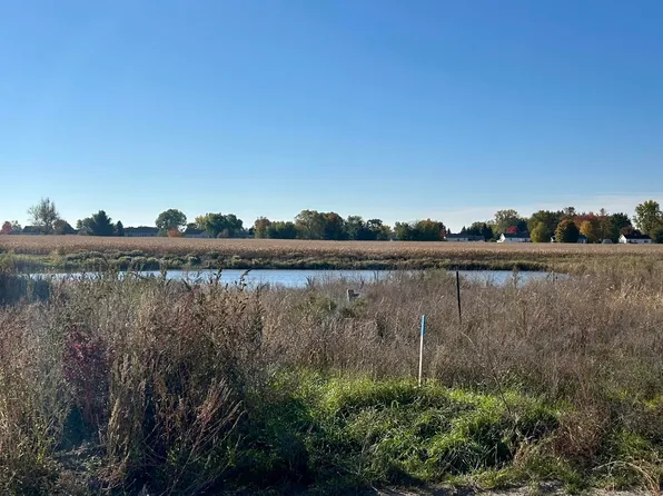 9464 Fields Dr, Zeeland, MI 49464