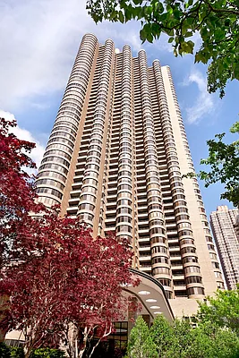 Rented by Douglas Elliman | media 19