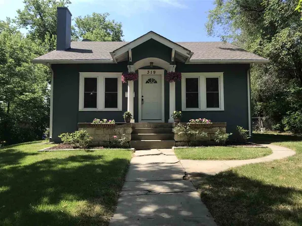319 W Chestnut St, Junction City, KS 66441