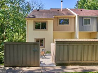 1585 Inlet Ct, Reston, VA 20190