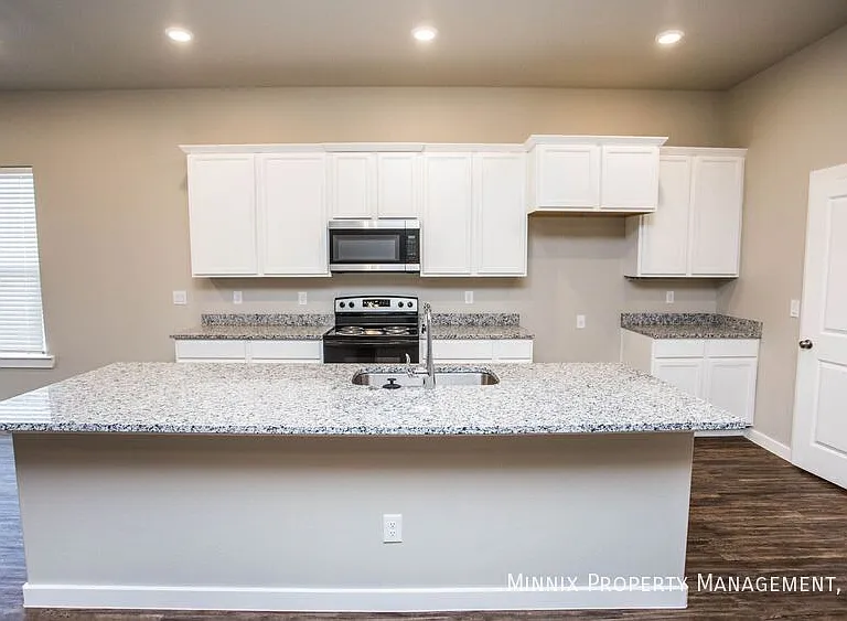 2150 Kirksey Ave — Photo 37