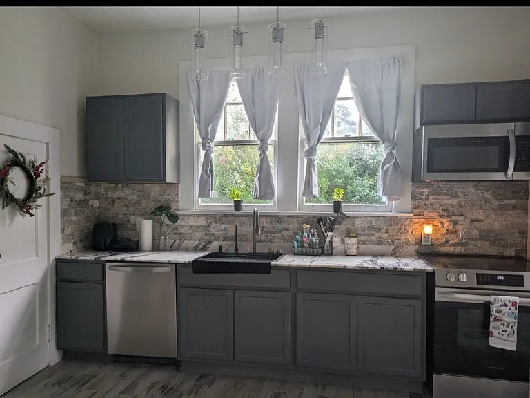 306 E Gordon St — Photo 17
