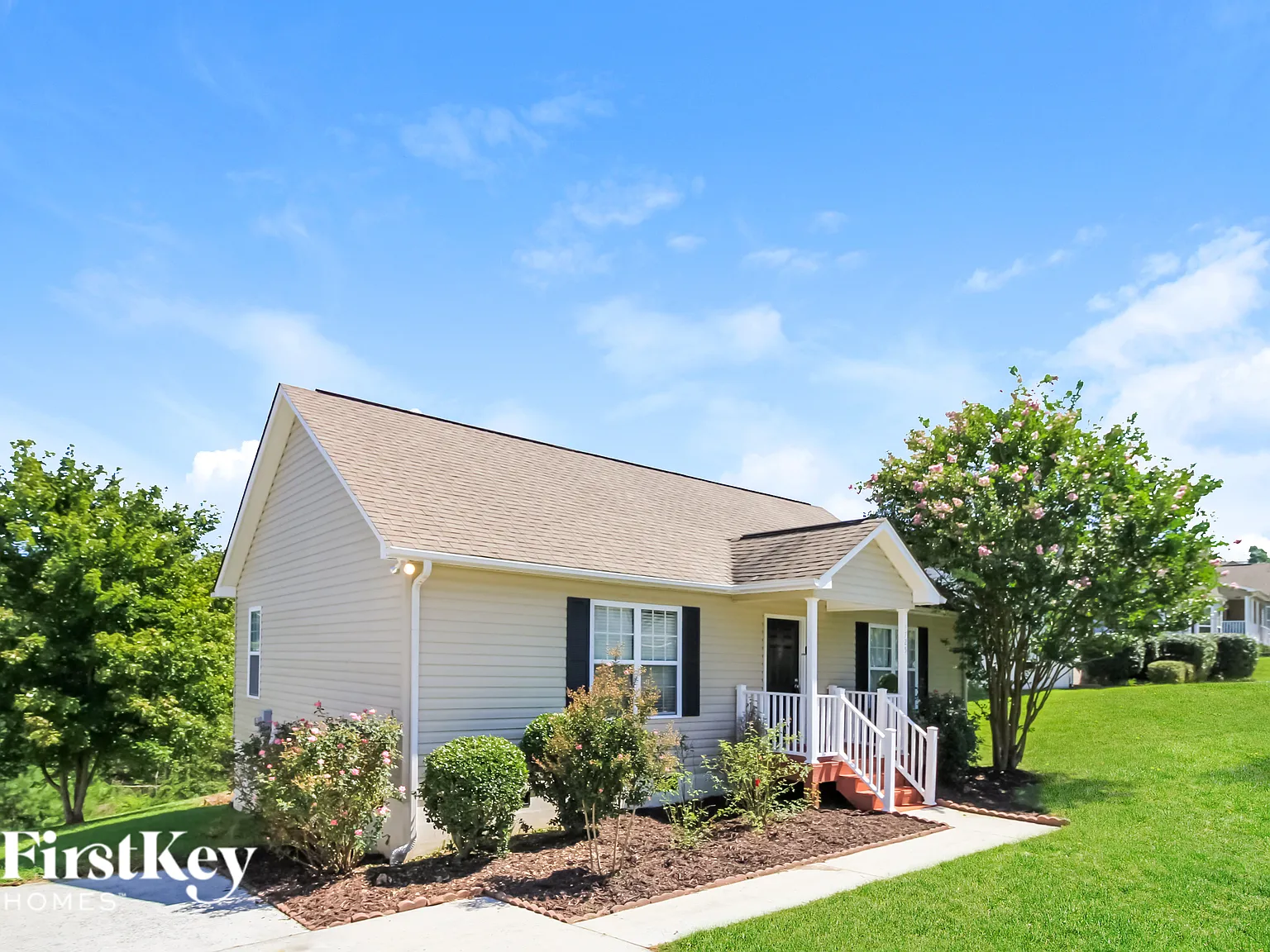 3 bed, 2.0 bath, 1040 sqft, $1,835 — Photo 2
