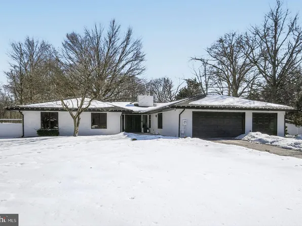 4304 Bridgeboro Rd, Moorestown, NJ 08057