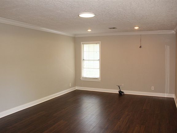 2nd image of 2660 W Lucas Dr