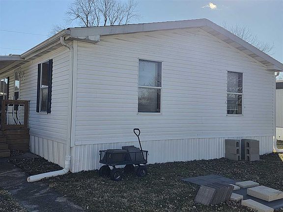 3rd image of 4 Court Rd