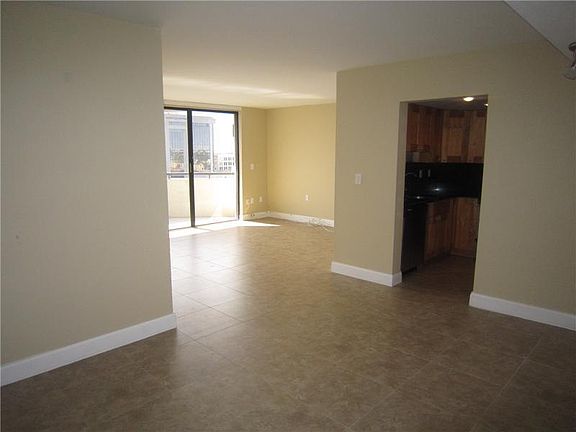 4th image of 911 E Ponce De Leon Blvd APT 903