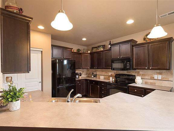 5th image of 5999 Beechwood St