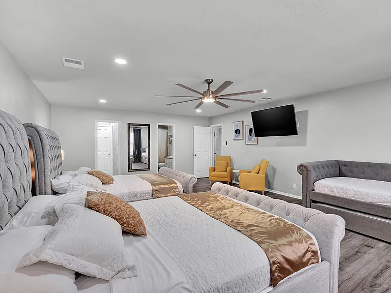 Cascade Oak Dr — Photo 8