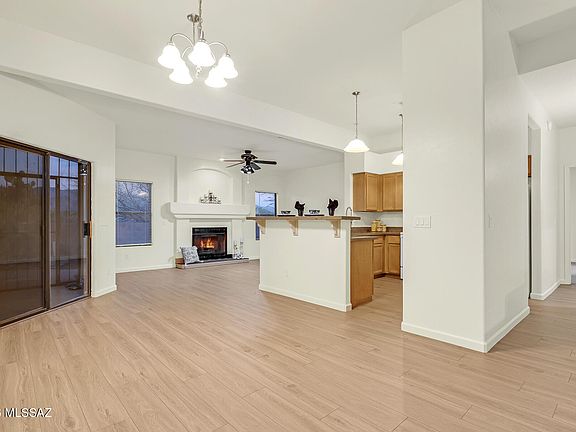 4th image of 7667 E Park View Dr