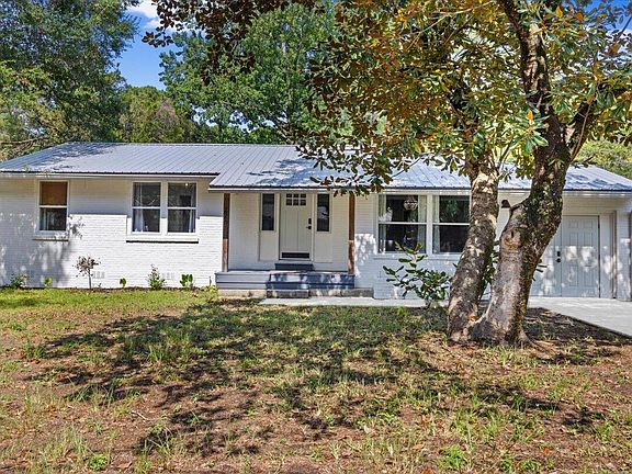 3rd image of 226 Bradley Dr NE